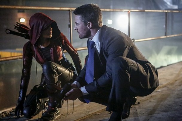 Arrow: Pátá sezona uzavře jednu kapitolu a změní celý seriál | Fandíme serialům