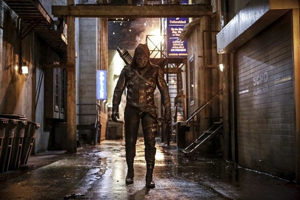 Arrow: Mrtvá postava se vrací v upoutávce na návrat 5. řady | Fandíme serialům