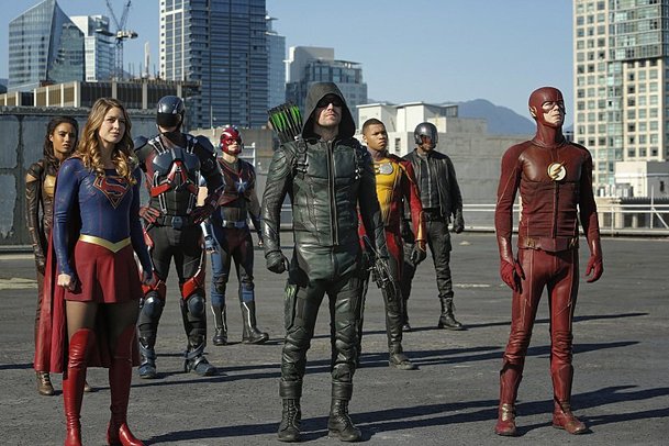 Invasion: Velký crossover seriálů z Arrowverse v nabušeném traileru | Fandíme serialům