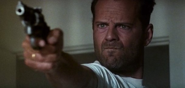 Everybody wants to kill Bruce 2: Willis má zase na kahánku | Fandíme filmu