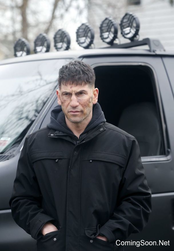 Punisher: Pomlácený Jon Bernthal na nových fotkách z natáčení | Fandíme serialům