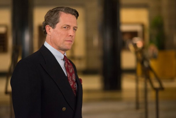 Hugh Grant si zahraje politika obviněného z vraždy milence | Fandíme serialům