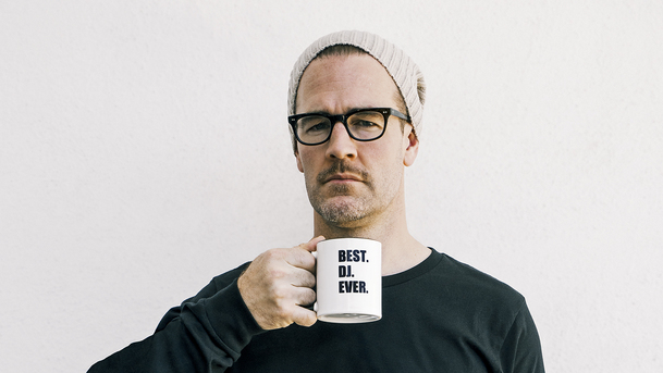 What would Diplo Do?: James Van Der Beek jako namistrovaný DJ | Fandíme serialům