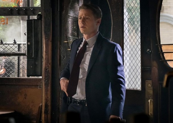 Gotham: Nový trailer ala Batman začíná | Fandíme serialům