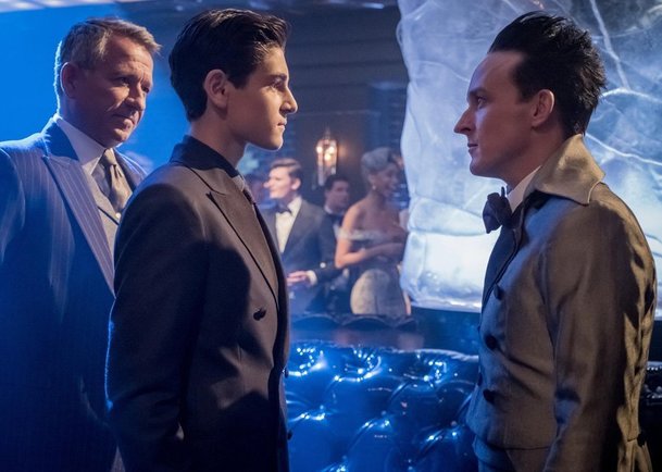 Gotham: Nový trailer ala Batman začíná | Fandíme serialům