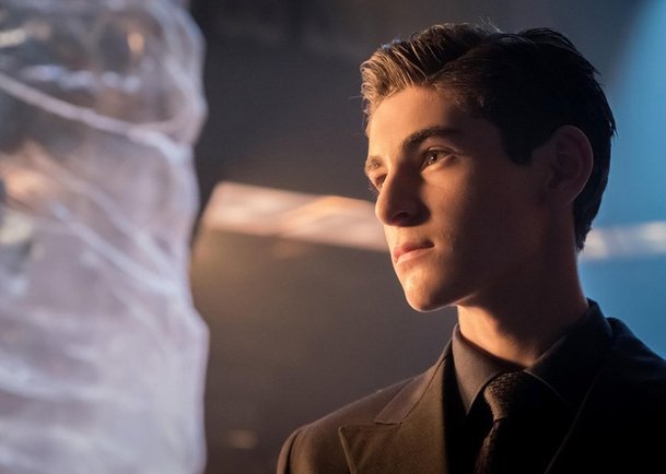 Gotham: Nový trailer ala Batman začíná | Fandíme serialům