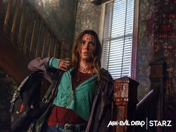 Ash vs Evil Dead: První ukázka na třetí řadu je tady | Fandíme serialům