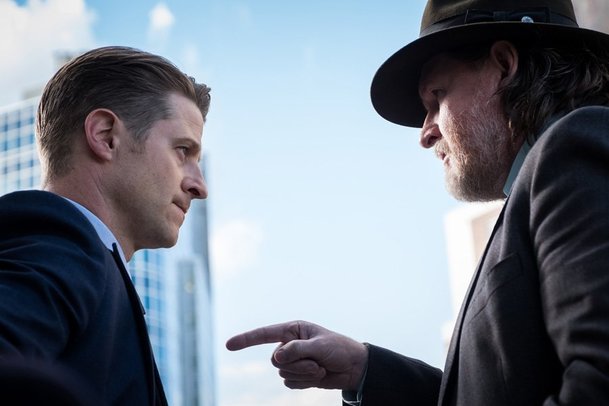 Gotham: Profesor Pyg a jeho nepřátelé jdou do boje | Fandíme serialům