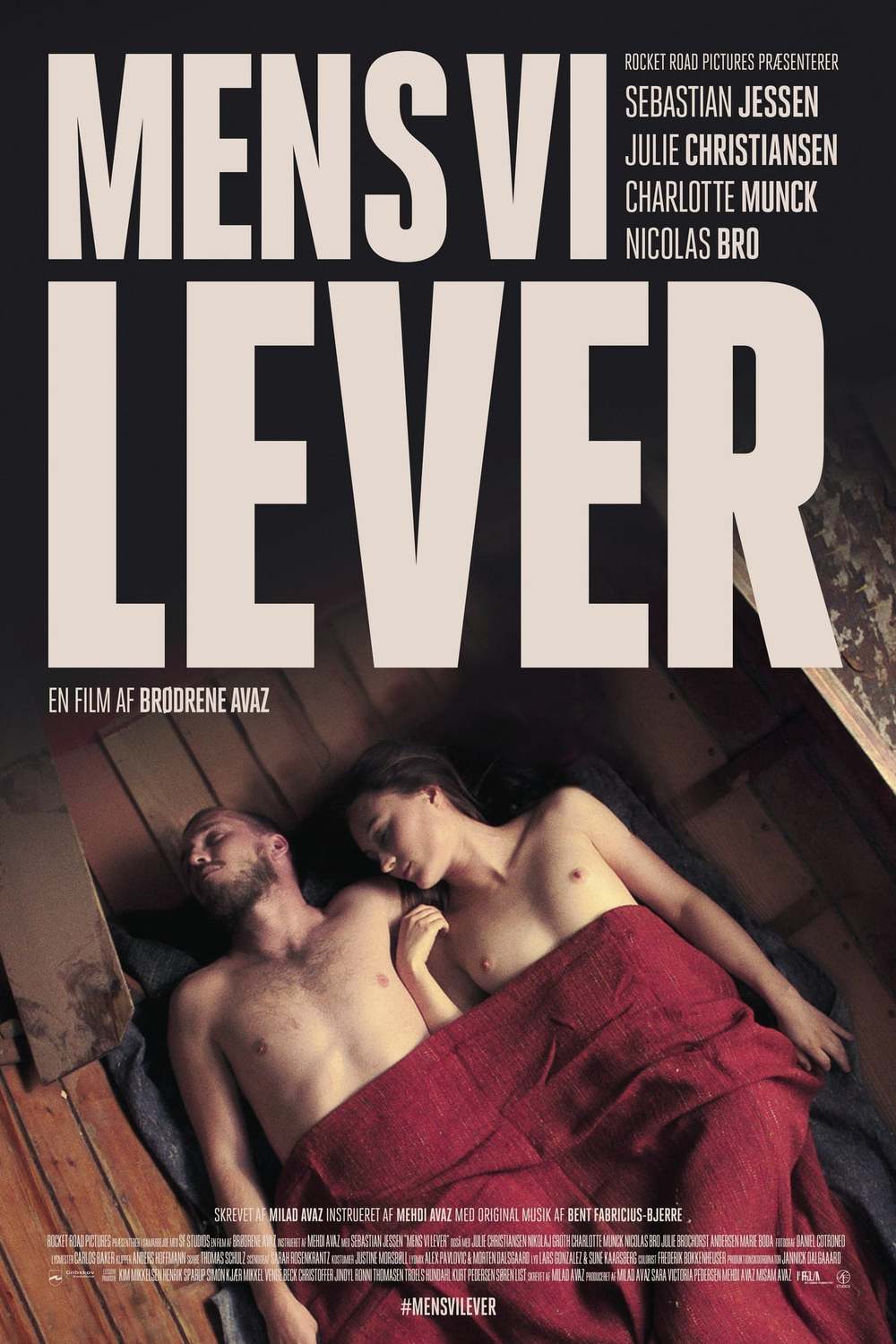 Mens vi lever | Fandíme filmu