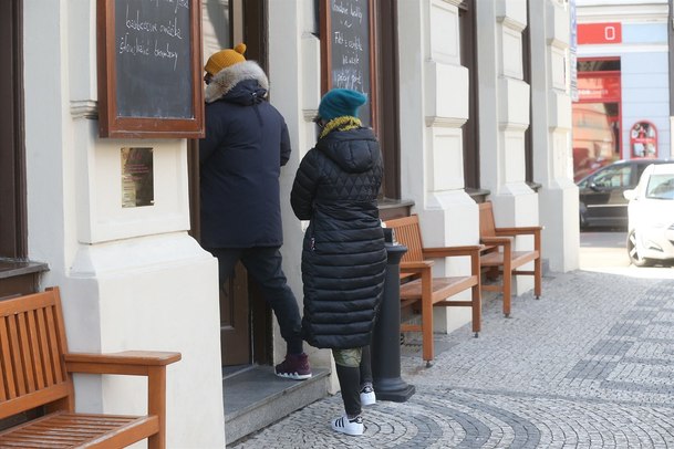 Galerie fotek Orlanda Blooma v Česku mimo natáčení | Fandíme serialům