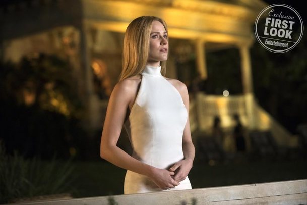 Westworld: Nové fotky Dolores z 2. série budí spekulace | Fandíme serialům