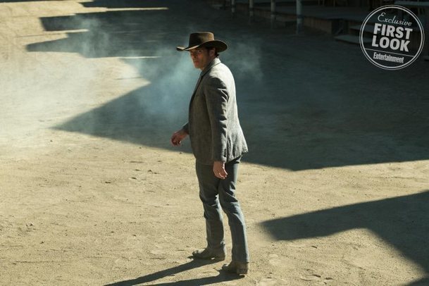 Westworld: Nové fotky Dolores z 2. série budí spekulace | Fandíme serialům