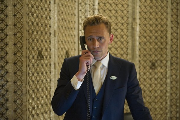 Night Manager alias Tom Hiddlestone jde zpátky do akce | Fandíme serialům