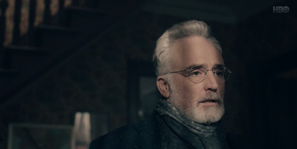 Příběh služebnice: Bradley Whitford konečně na obrazovce | Fandíme serialům