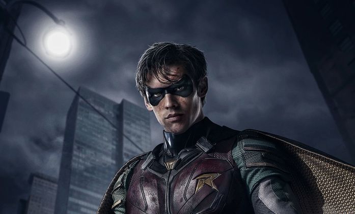 Titans: Natáčení druhé série pozastaveno kvůli úmrtí na place | Fandíme seriálům