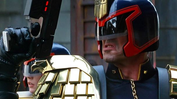 Judge Dredd: Mega City One: Scénář k první epizodě dokončen | Fandíme serialům