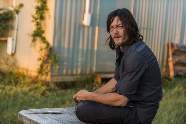 Živí mrtví: Norman Reedus si přeje znovushledání s Rickem | Fandíme serialům