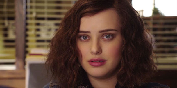 13 Reasons Why: Netflix po nátlaku sestříhal scénu sebevraždy | Fandíme serialům