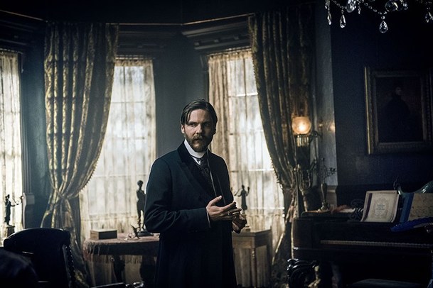 Angel of Darkness: Sequel The Alienist potvrzen | Fandíme serialům