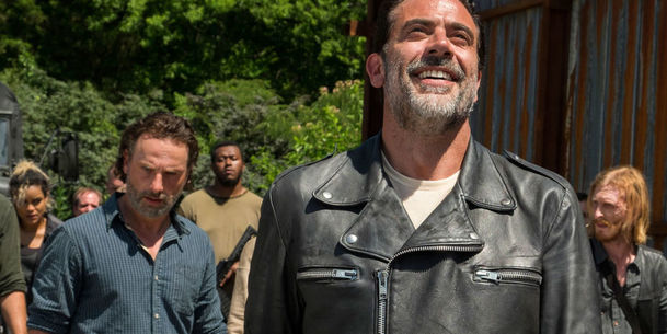 Živí mrtví: Rick a Negan prohloubí svůj vztah | Fandíme serialům