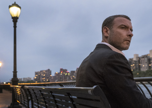 Ray Donovan: Tvůrci se zrušením série nepočítali, prozradili, co měli pro fanoušky do budoucna připraveno | Fandíme serialům