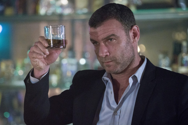 Ray Donovan: Tvůrci se zrušením série nepočítali, prozradili, co měli pro fanoušky do budoucna připraveno | Fandíme serialům