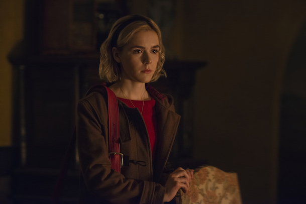 Chilling Adventures of Sabrina: Netflix schválil dalších 16 dílů povedeného seriálu | Fandíme serialům