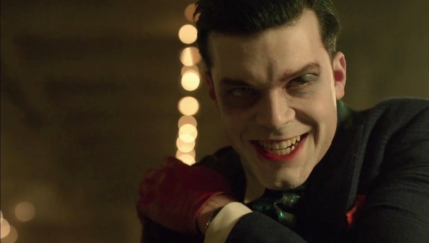 Gotham: „Joker“ Jeremiah v novém traileru | Fandíme serialům