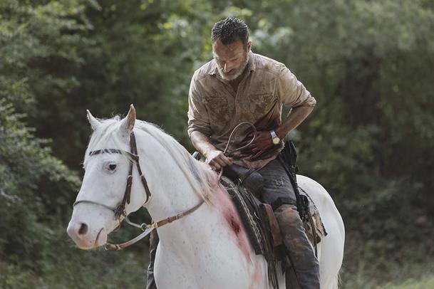 Živí mrtví: Rick Grimes se vrátí ve filmové trilogii | Fandíme serialům