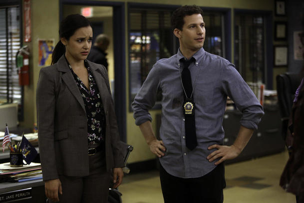 Brooklyn 99: NBC obnovilo seriál pro osmou řadu ještě před startem sedmé | Fandíme serialům