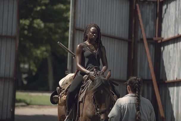 Živí mrtví: Michonne se možná nevrátí v 10. řadě | Fandíme serialům