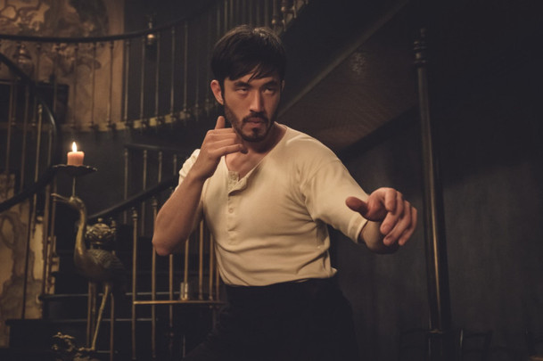 Seriálový tip: Warrior - Akční pecka od tvůrce Banshee na motivy díla Bruce Lee | Fandíme serialům