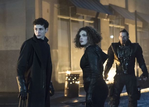 Gotham: Válka Batmana s Banem dorazila do televize aneb recenze 11. epizody 5. série | Fandíme serialům