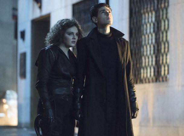 Gotham: Válka Batmana s Banem dorazila do televize aneb recenze 11. epizody 5. série | Fandíme serialům