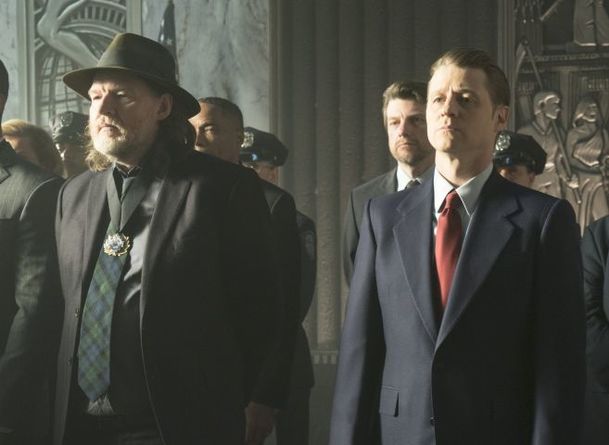 Gotham: Válka Batmana s Banem dorazila do televize aneb recenze 11. epizody 5. série | Fandíme serialům