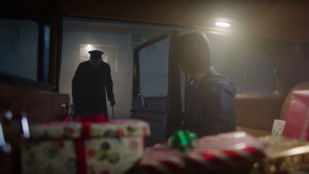 NOS4A2: K nepoznání nalíčený Zachary Quinto jako sériový vrah v hororovém seriálu | Fandíme serialům