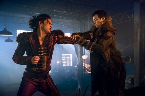 Into the Badlands 3: Upoutávka na poslední díl láká na velkolepou řež | Fandíme serialům