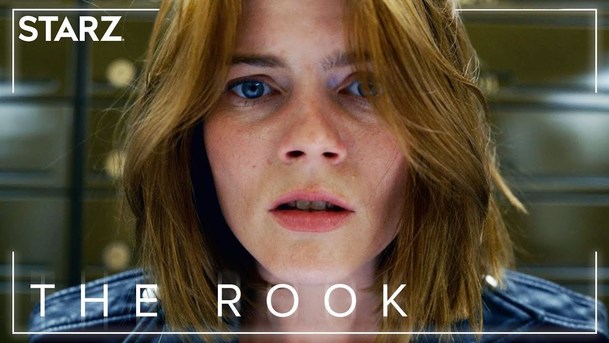 The Rook: Trailer a datum premiéry mysteriózního thrilleru s Olivií Munn | Fandíme serialům