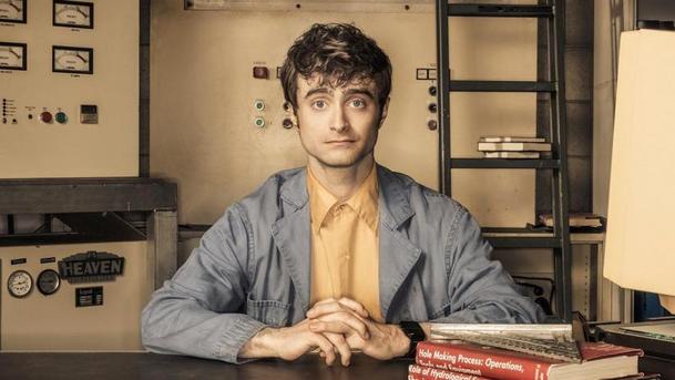 Miracle Workers: V pokračování se vrátí Daniel Radcliffe a Steve Buscemi | Fandíme serialům