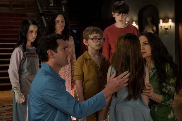 The Haunting of Hill House: Druhá řada nejlepšího horor seriálu posledních let na tu první nenaváže, herci se přesto mohou vracet | Fandíme serialům