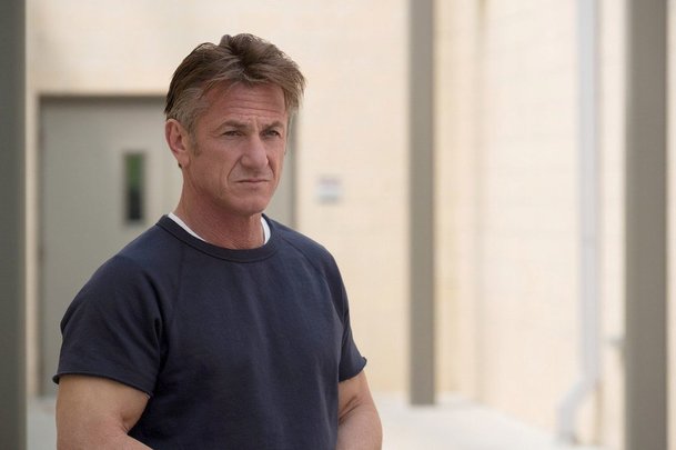 Flag Day: Sean Penn nám přinese pořádně temné drama, ve kterém si zahraje i Josh Brolin | Fandíme filmu