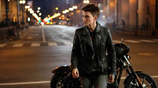 Batwoman: Ruby Rose byla definitivně přeobsazena | Fandíme serialům