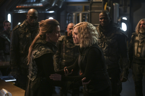 The 100: Stanice The CW dala zelenou pilotní epizodě prequelu | Fandíme serialům