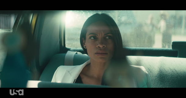 Briarpatch: Trailer na seriál s Rosario Dawson odhalil datum premiéry | Fandíme serialům