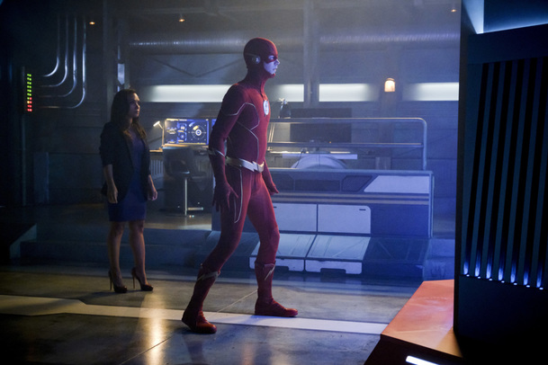 Flash: První teaser na příští řadu odkazuje na velkou crossoverovou událost | Fandíme serialům