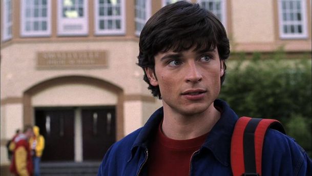 Tom Welling ze Smallvillu si po letech zopakuje roli Clarka Kenta | Fandíme serialům