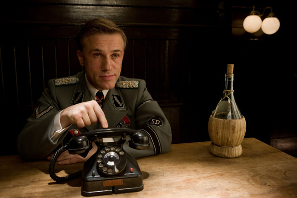 Christoph Waltz bude jen tak z plezíru lovit Liama Hesmwortha | Fandíme serialům