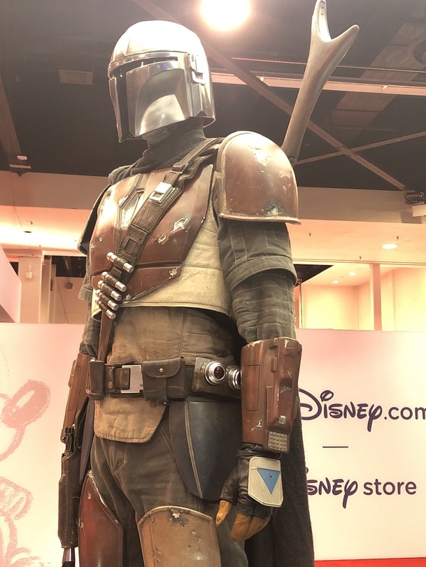 The Mandalorian: Trojice hrdinů na novém plakátu a dalších fotkách | Fandíme serialům