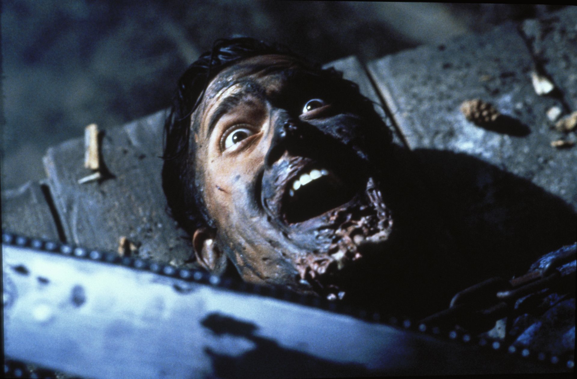 Sam Raimi está trabalhando em ideias para novo Evil Dead - NerdBunker