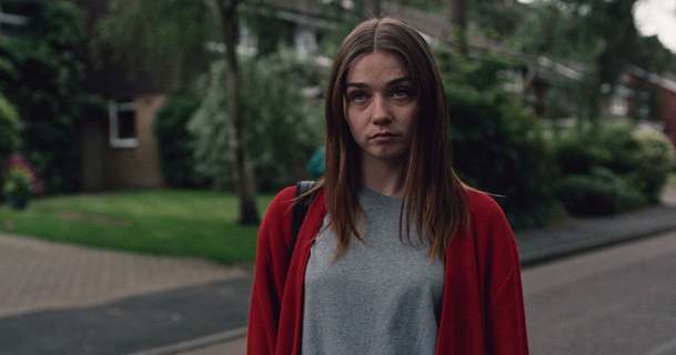 The End of the F***ing World: První plakát odhalil premiéru 2. řady a potencionální spoiler | Fandíme serialům